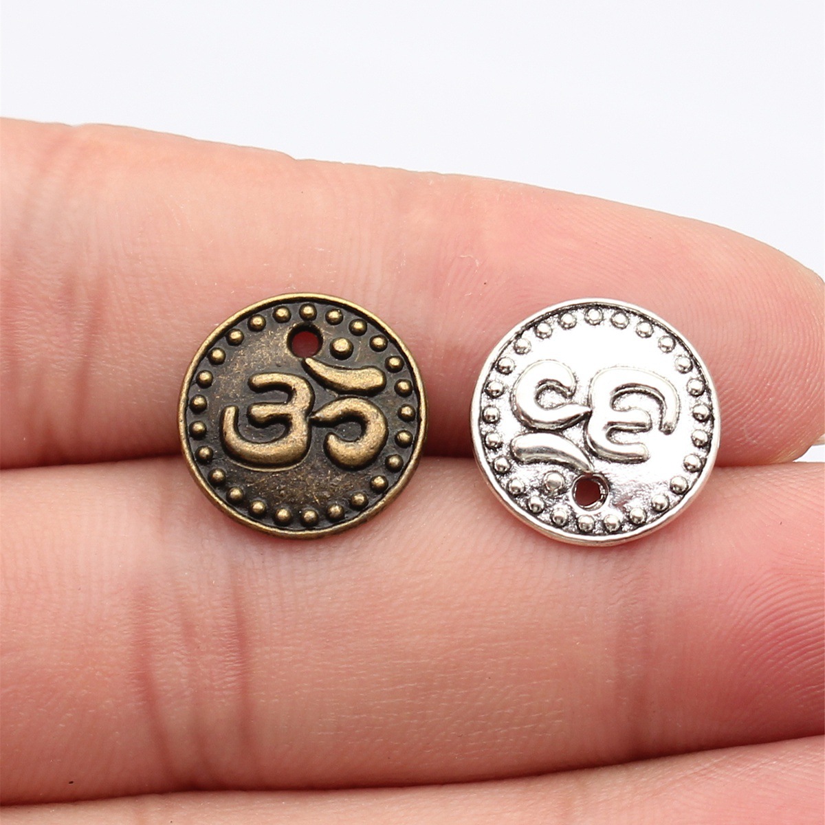 Om Yoga Meditation Symbol Char – Jewelry Making The Well Bewertung und Preis